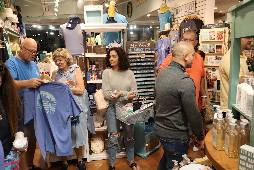 Beach House | 351 St Armands Cir, Sarasota, FL 34236, USA | Phone: (508) 474-2954