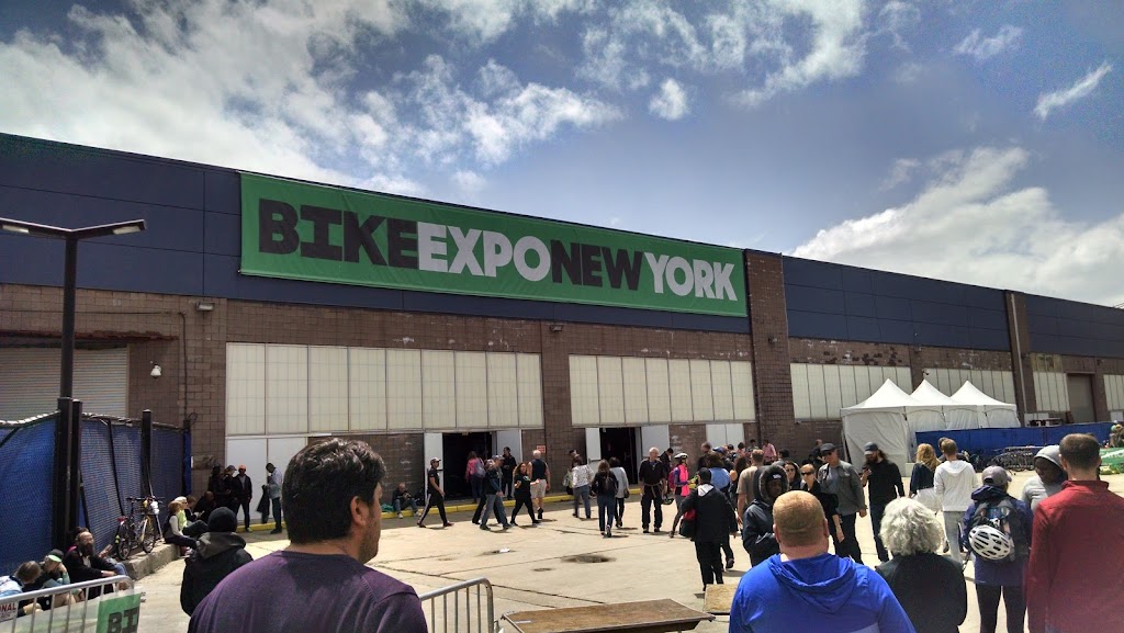 Basketball City | 299 South Street Pier 36, Pier 36 NYC, 299 South St, New York, NY 10002, USA | Phone: (212) 233-5050