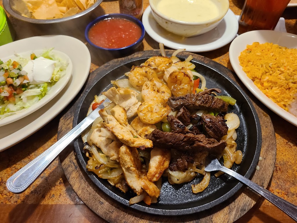 La Parrilla Mexican Restaurant | 6110 Cedarcrest Rd Suite 110, Acworth, GA 30101, USA | Phone: (770) 974-4600