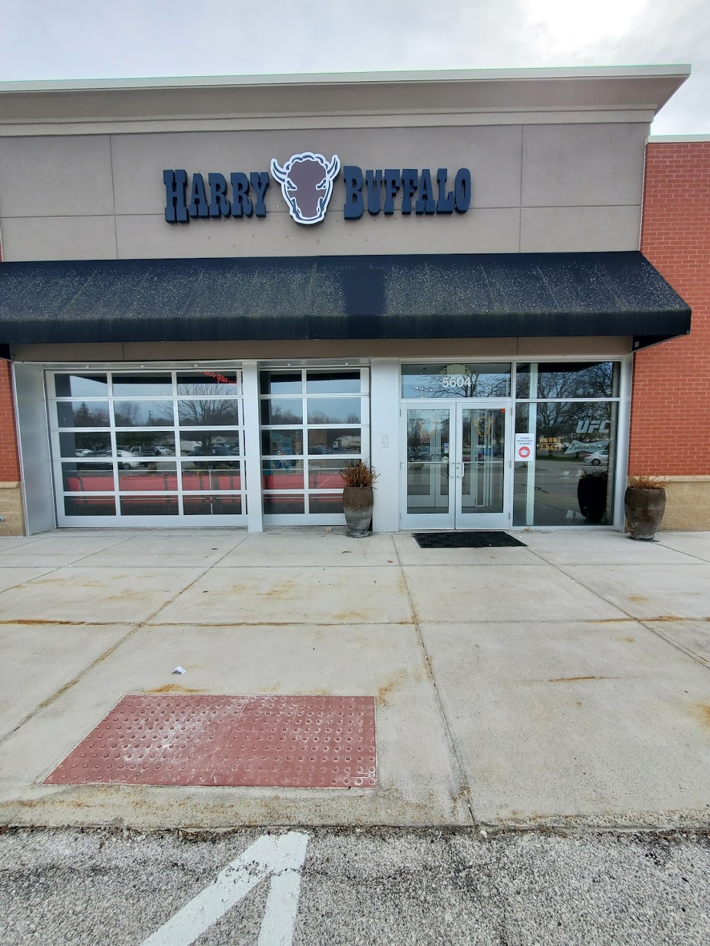 Harry Buffalo Highland | 5604 Wilson Mills Rd, Highland Heights, OH 44143 | Phone: (440) 459-1356