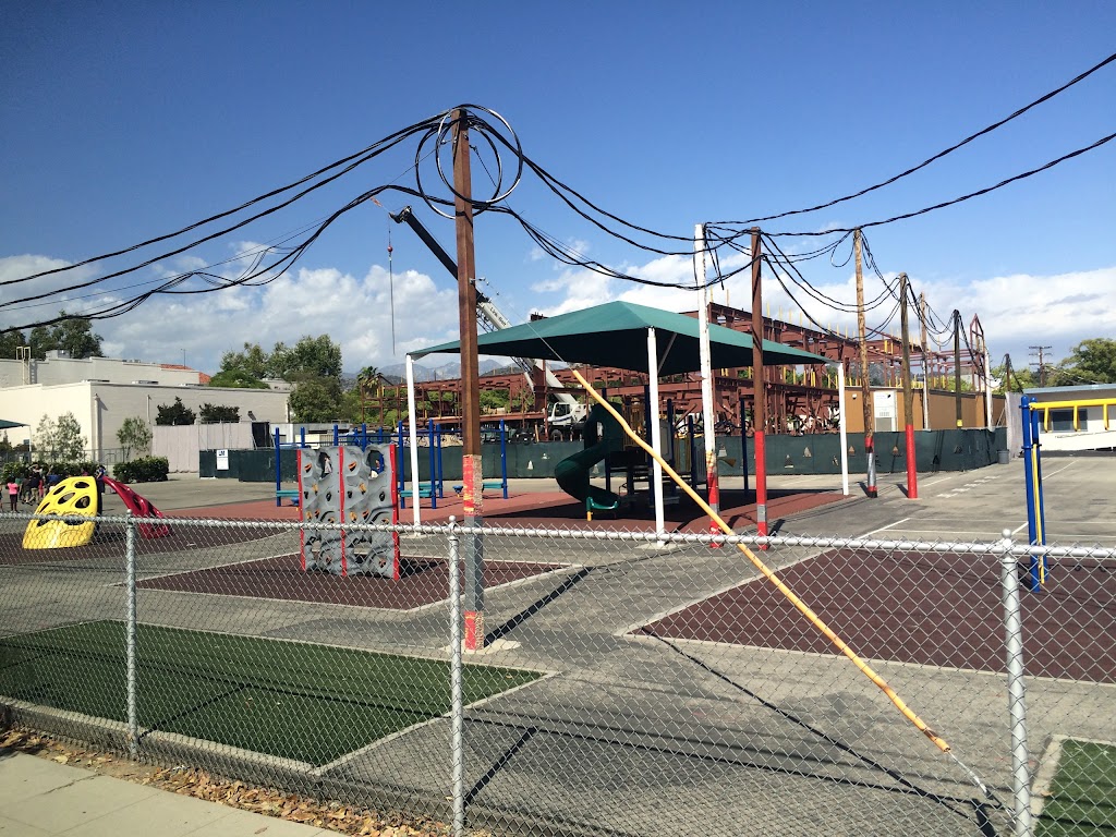 R D White Elementary School | 744 E Doran St, Glendale, CA 91206, USA | Phone: (818) 241-2164