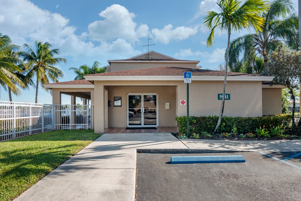 Summerlake Apartments | 5941 Summerlake Dr, Davie, FL 33314 | Phone: (954) 519-7825