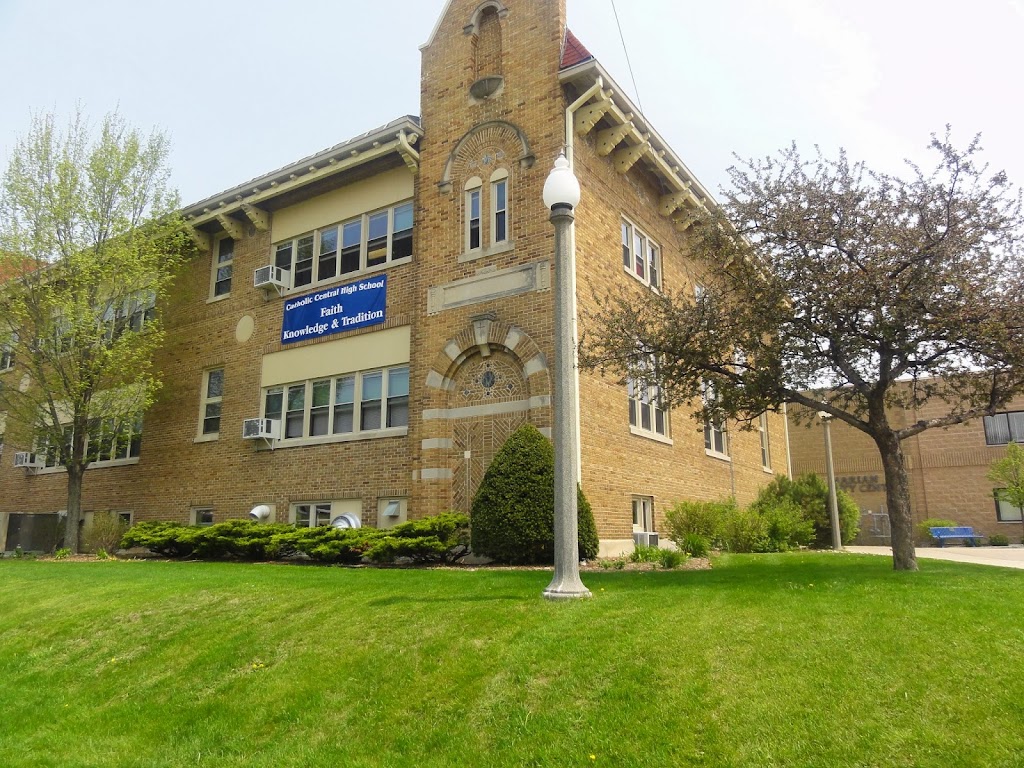 Catholic Central High School | 148 McHenry St, Burlington, WI 53105, USA | Phone: (262) 763-1510