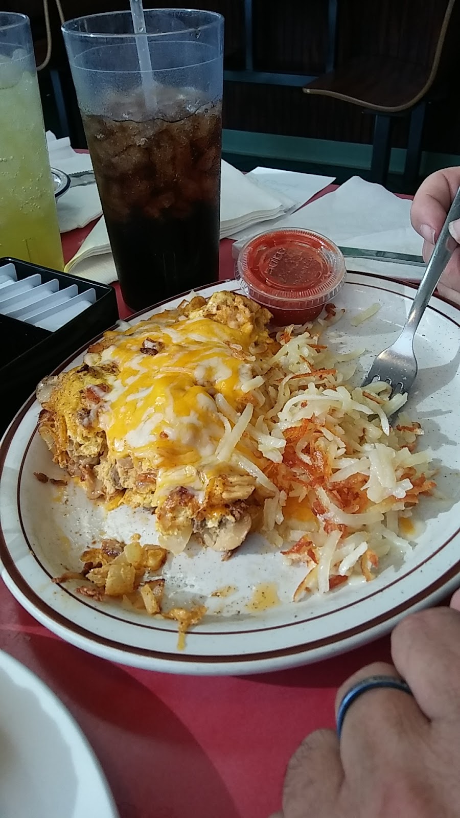 Moms Diner | 11691 N Garnett Rd, Collinsville, OK 74021, USA | Phone: (918) 553-6565