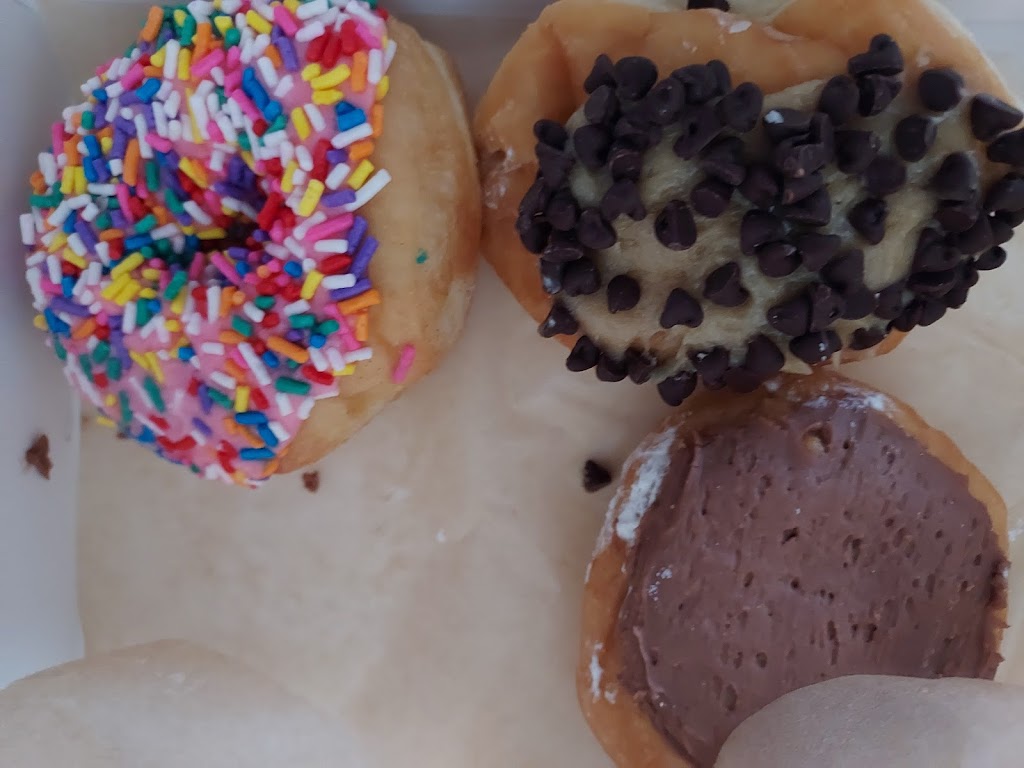 The Donut Place | 5301 Buckeystown Pike, Frederick, MD 21704, USA | Phone: (301) 305-5011