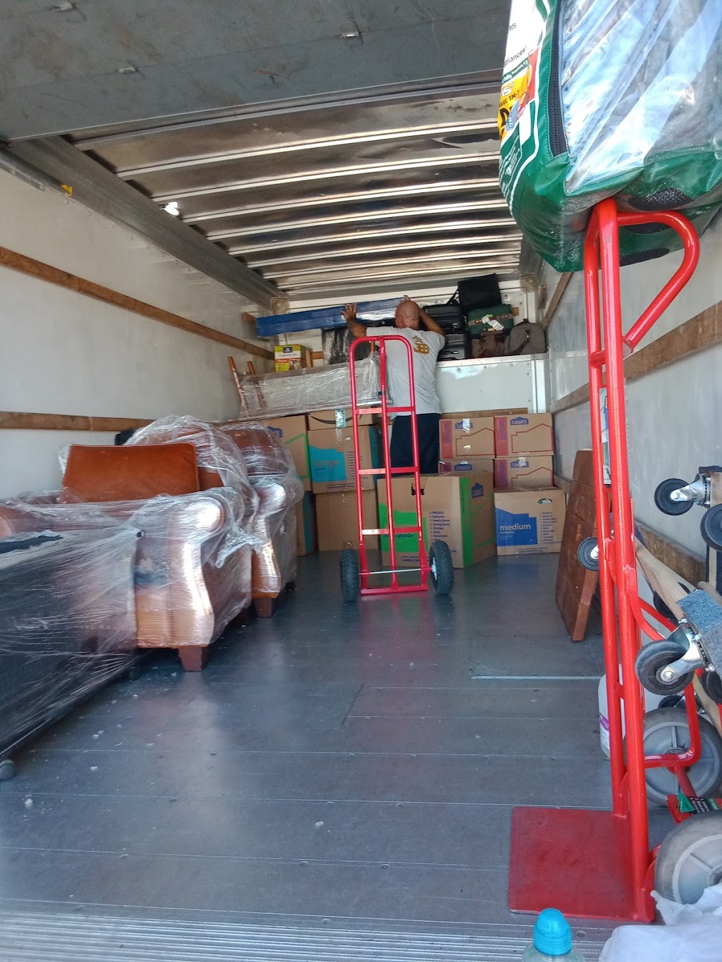 MatMan & Robin Moving Services LLC | 1607 W Pima St, Phoenix, AZ 85007 | Phone: (480) 392-0804