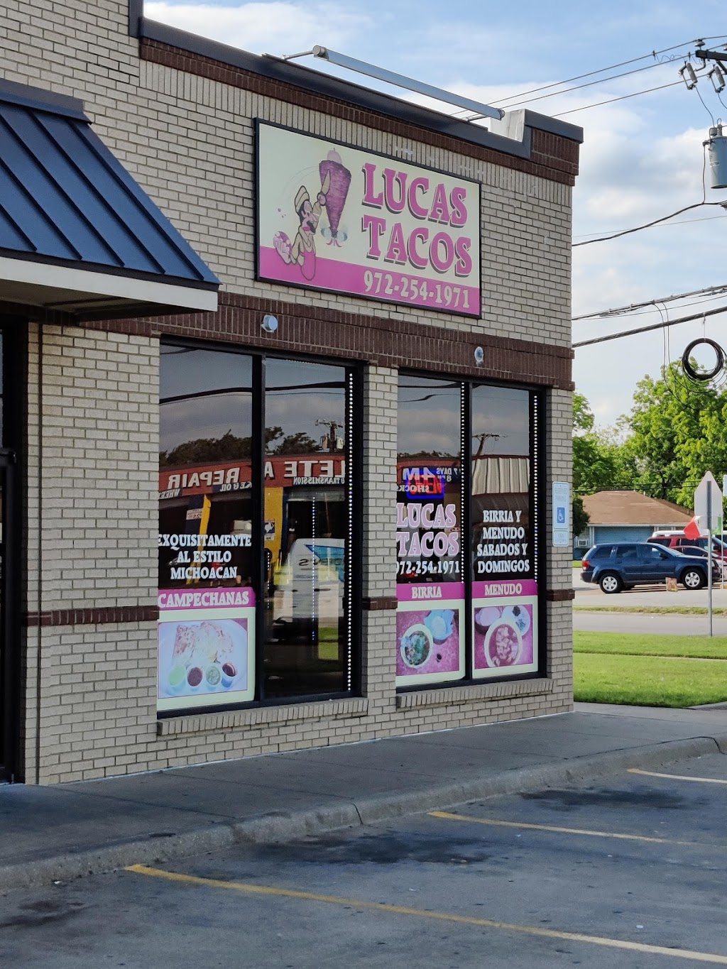 Lucas Taco | 1150 W Pioneer Dr, Irving, TX 75061, USA | Phone: (972) 254-1971