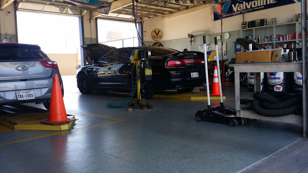 Take 5 Oil Change | 7235 Quaker Ave, Lubbock, TX 79424, USA | Phone: (806) 686-4990