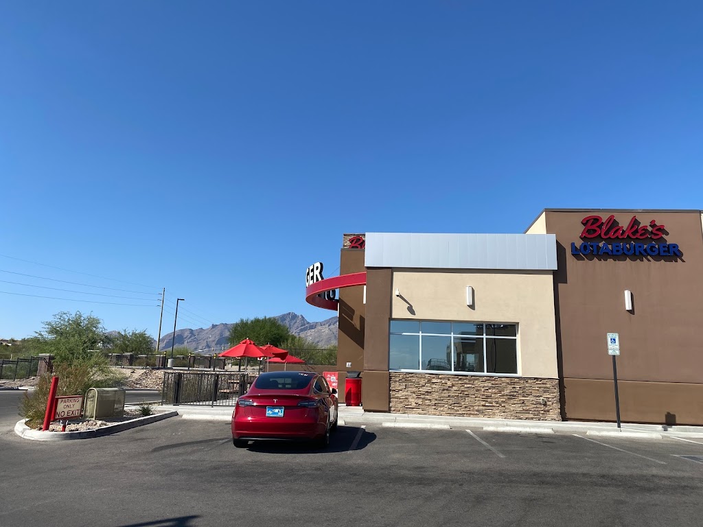 Blakes Lotaburger | 3560 N Craycroft Rd, Tucson, AZ 85750, USA | Phone: (520) 777-3657