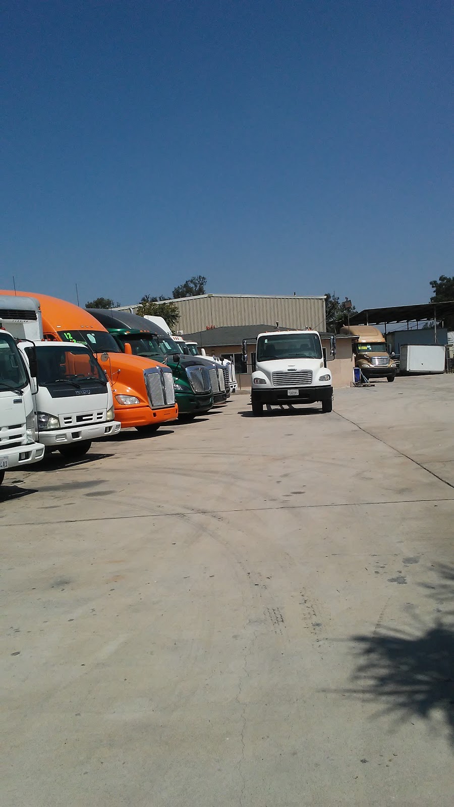 Fontana Truck Sales Inc | 14984 Valley Blvd, Fontana, CA 92335, USA | Phone: (909) 428-5100