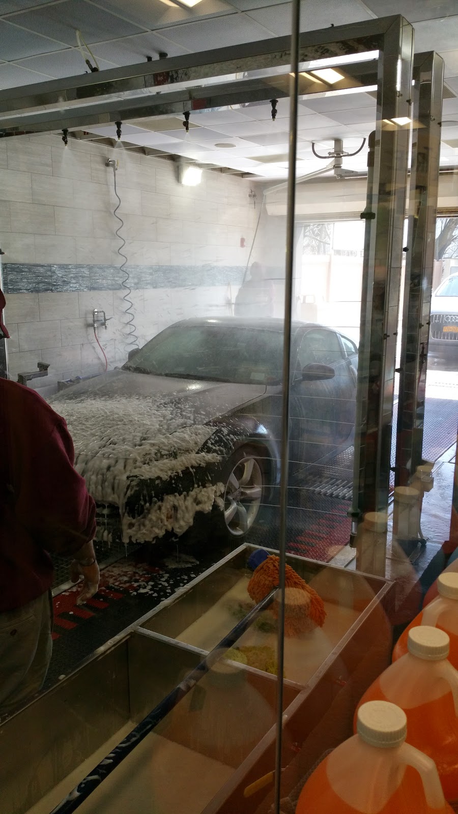 Super Sonic RVC Hand Car Wash | 1 Merrick Rd, Rockville Centre, NY 11570, USA | Phone: (516) 442-0362