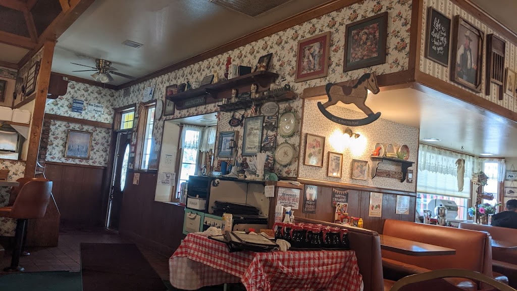 Grammas Country Kitchen | 2868 W Ramsey St, Banning, CA 92220, USA | Phone: (951) 849-8385