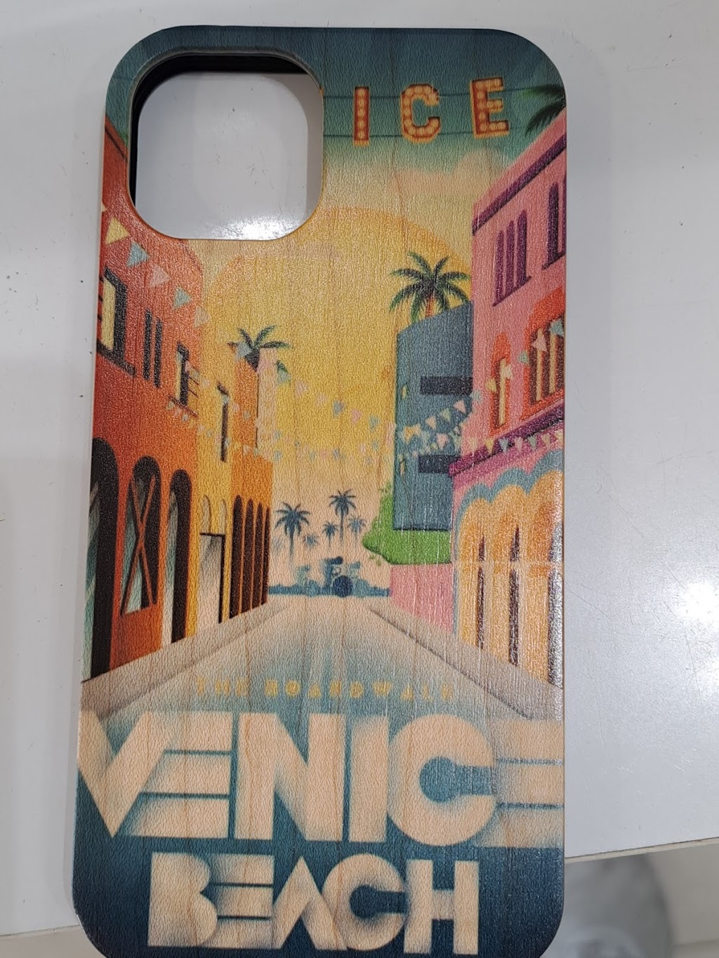 Venice Custom Cases | 715 Ocean Front Walk, Venice, CA 90291, USA | Phone: (424) 382-8160