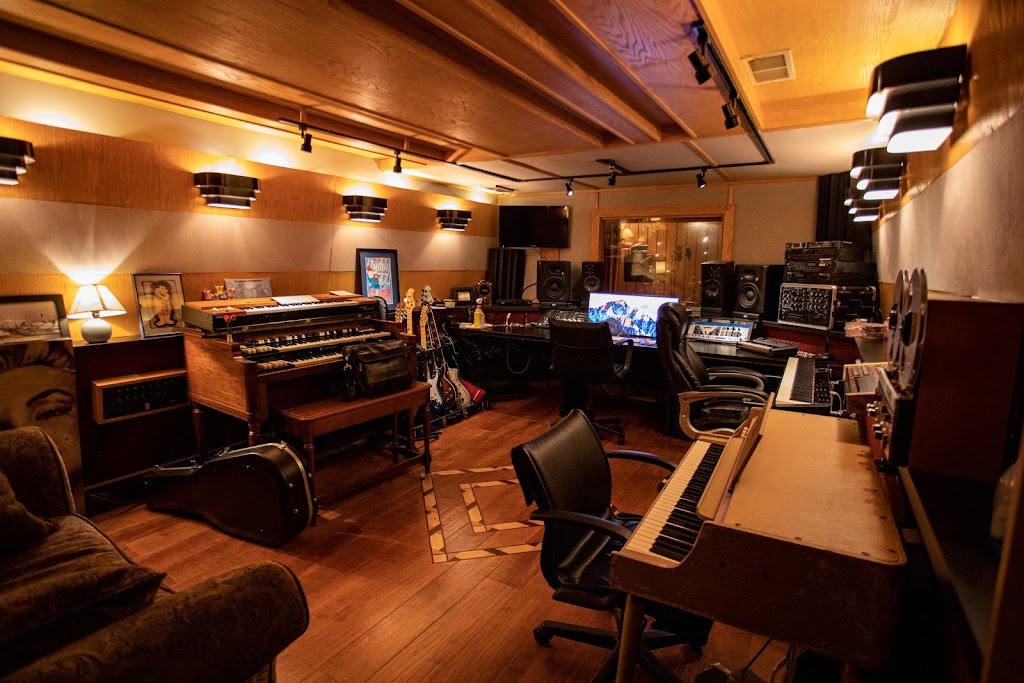 F5 SoundHouse | 2543 Nicollet Ave, Minneapolis, MN 55404, USA | Phone: (612) 454-6935