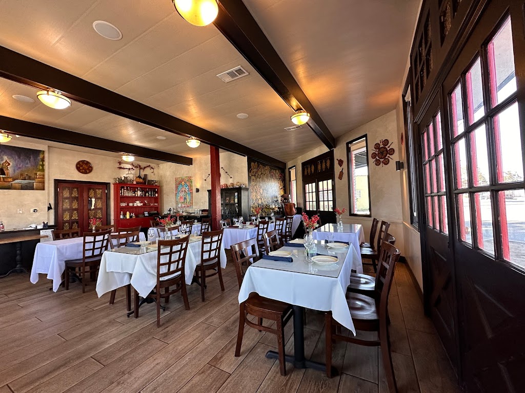 Kalinka Russian Cuisine | 1714 Victory Blvd, Glendale, CA 91201, USA | Phone: (747) 240-6868