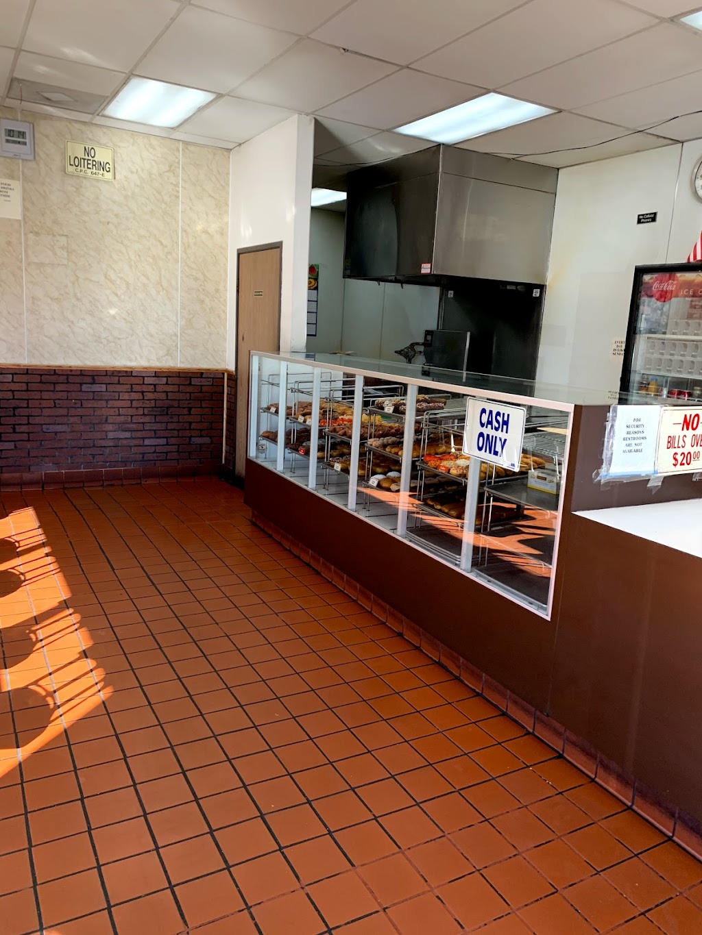 J P Donuts | 5423 Atlantic Ave, Long Beach, CA 90805, USA | Phone: (562) 428-6757