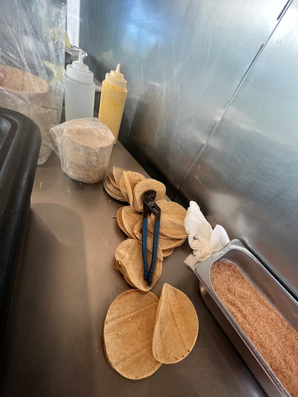 Valerie’s Taco Shop | 3817 S El Camino Real, San Clemente, CA 92672, USA | Phone: (949) 312-2507