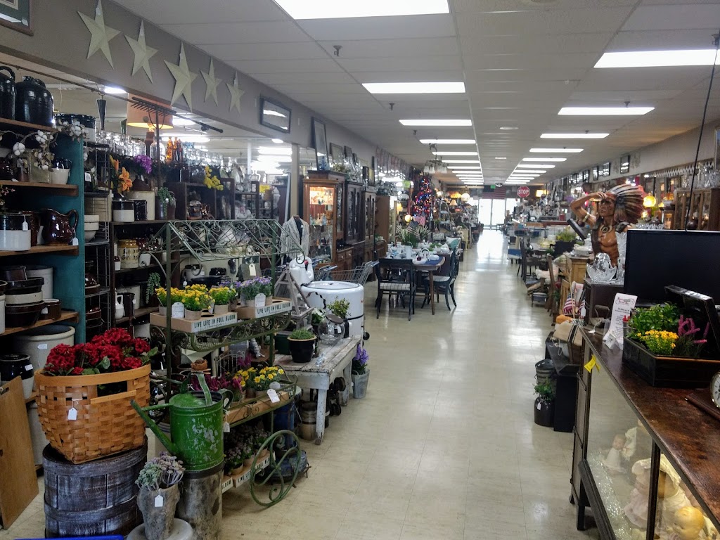 Markle Exit 286 Antique Mall | South St, Markle, IN 46770, USA | Phone: (260) 758-2038