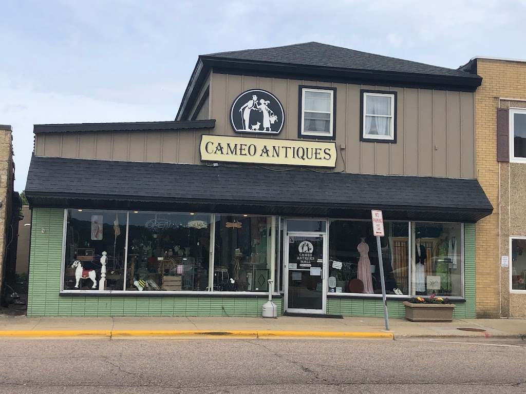 Cameo Antique Mall | 827 Water St, Sauk City, WI 53583, USA | Phone: (608) 643-8000