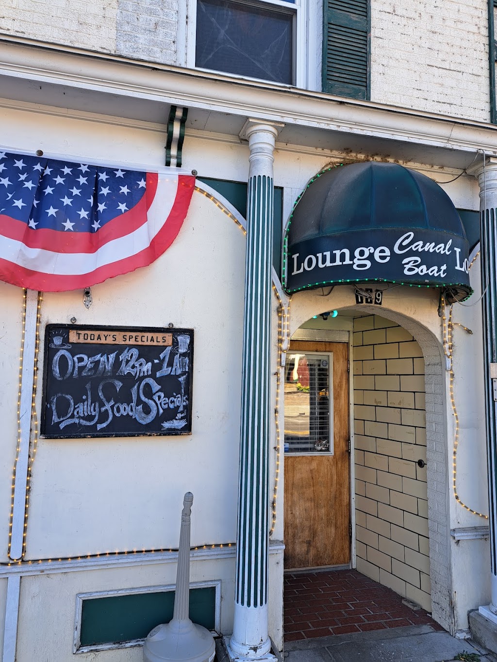 Canal Boat Lounge | 119 Canal St S, Canal Fulton, OH 44614, USA | Phone: (330) 854-9902