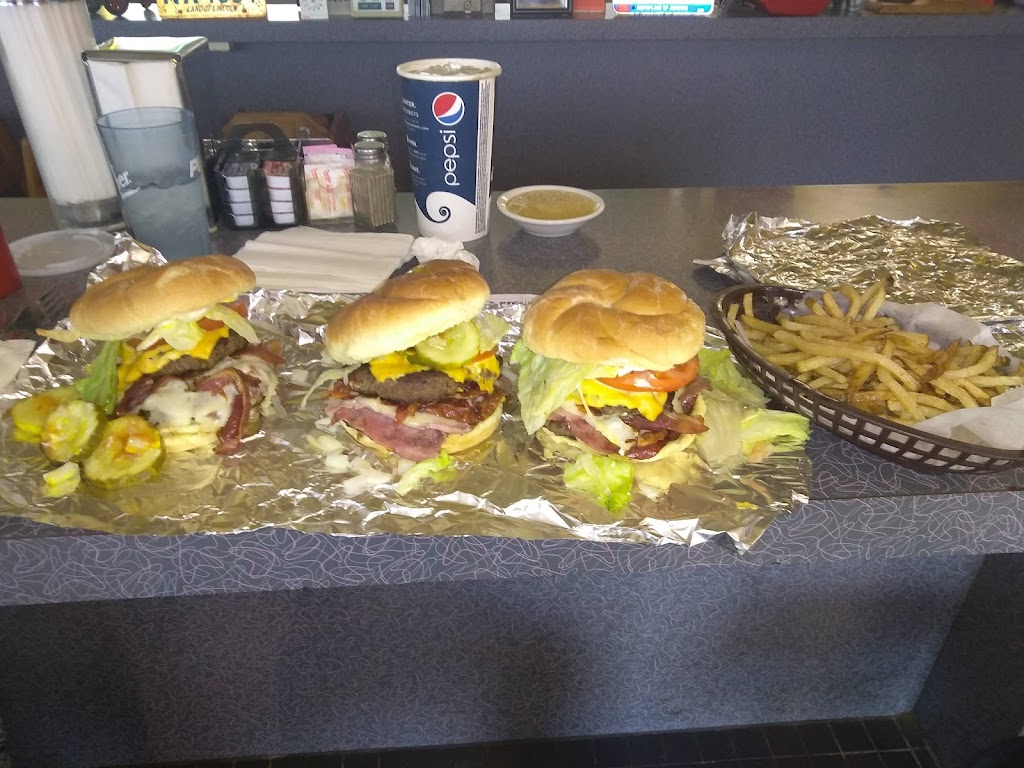 Dougs Classic 57 Diner | 2031 S Rockhill Ave, Alliance, OH 44601, USA | Phone: (330) 821-2887