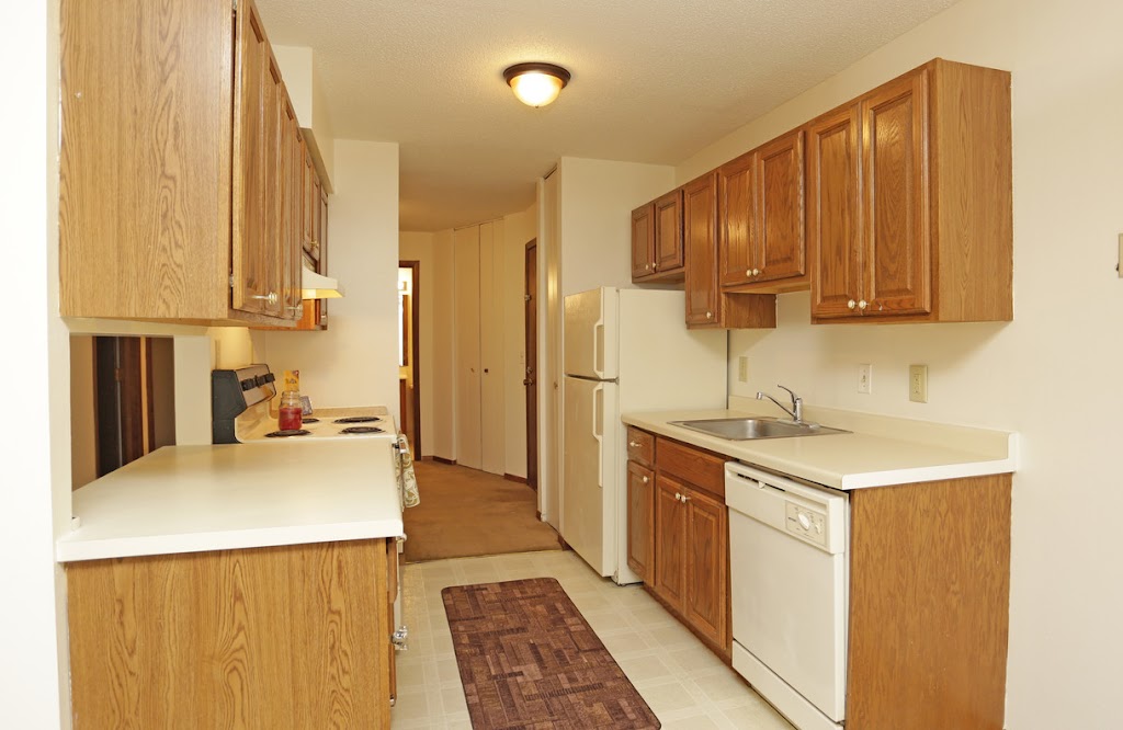 Oakmont Apartments | 11610 Tulip St NW #101, Coon Rapids, MN 55433, USA | Phone: (763) 421-0972