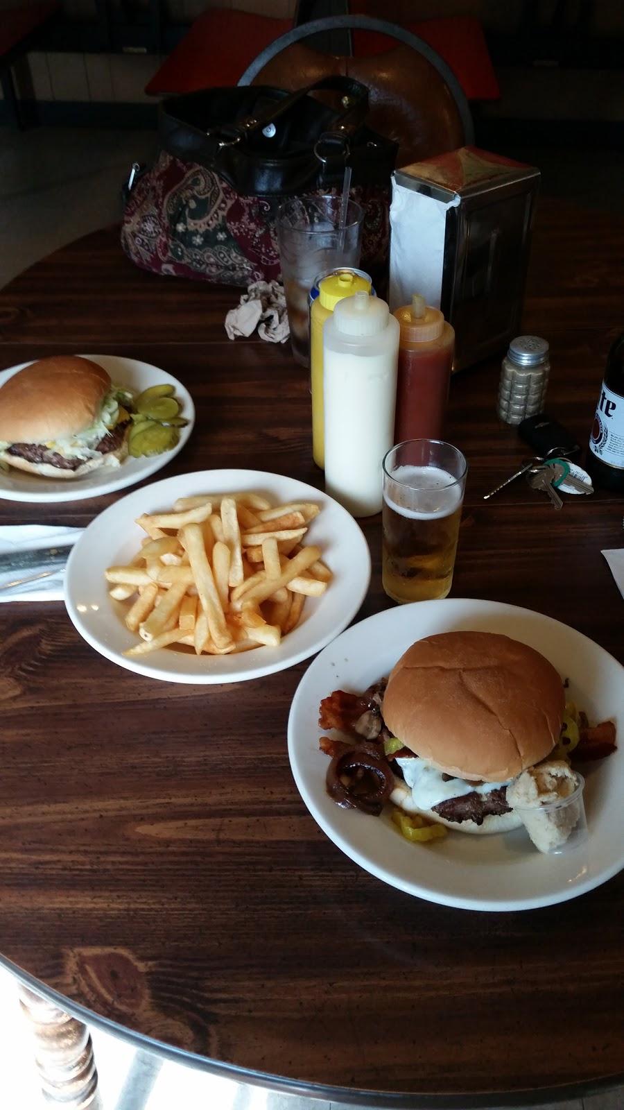 Joes Bar | 40980 Butternut Park Ct, Elyria, OH 44035, USA | Phone: (440) 322-9552