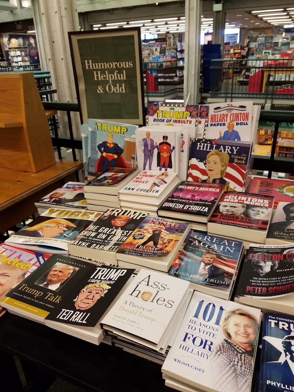 Barnes & Noble | Mall, 6326 E Pacific Coast Hwy, Long Beach, CA 90803, USA | Phone: (562) 431-2253