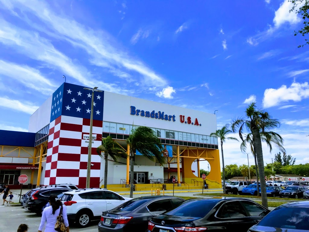 BrandsMart USA | Palmetto and 47 Avenue, 4320 NW 167th St, Miami Gardens, FL 33054, USA | Phone: (305) 624-5400