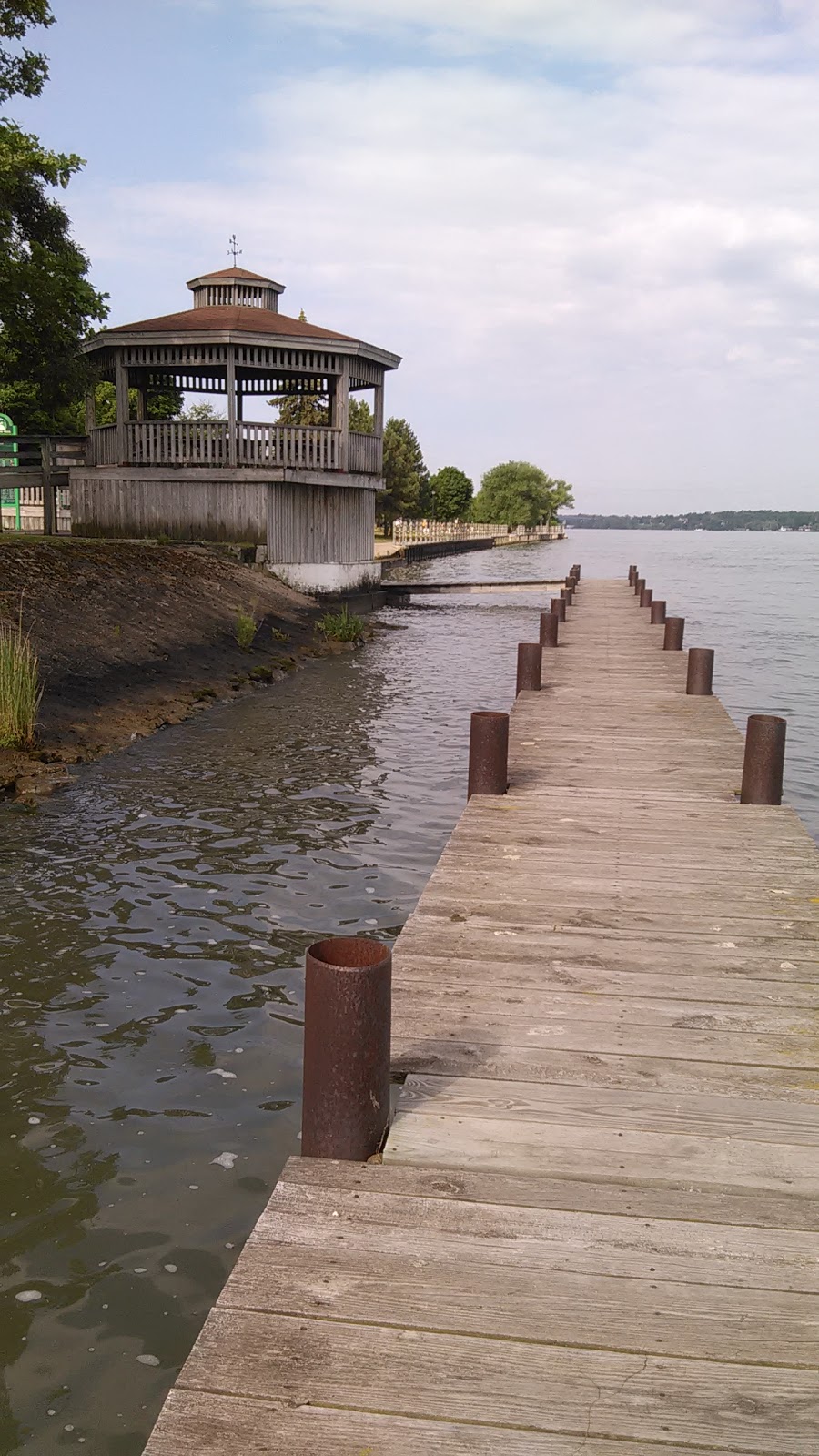 Historic Niagara River Cottage | 1900 E River Rd, Grand Island, NY 14072, USA | Phone: (716) 998-0318