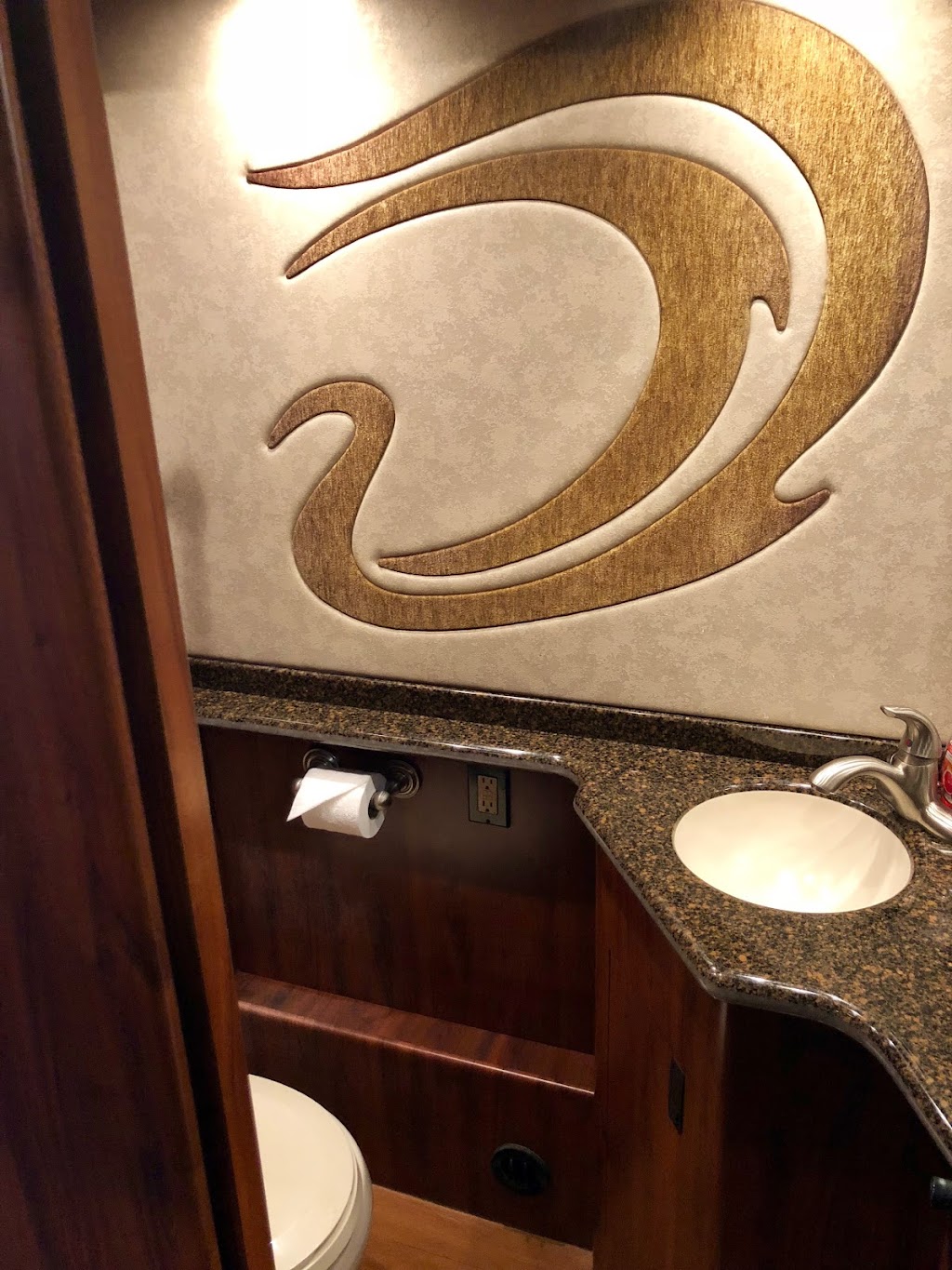 Rockstar Bus Tours | 7454 Old Hickory Blvd, Whites Creek, TN 37189, USA | Phone: (615) 351-8818