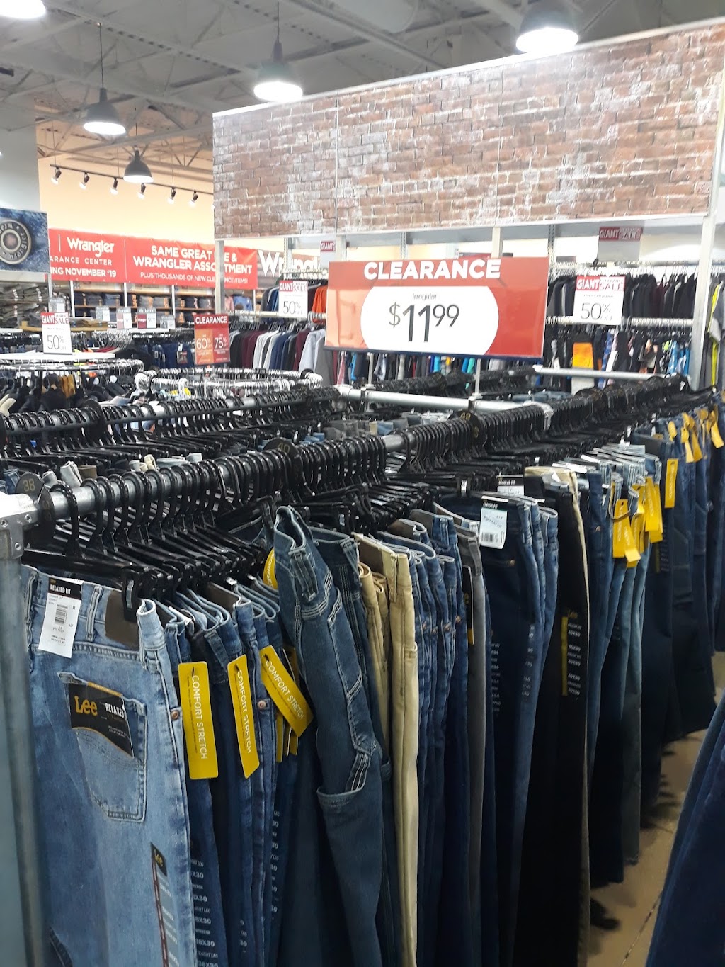 Lee | Wrangler | Ohio Station Outlets, 9915 Avon Lake Rd, Burbank, OH 44214, USA | Phone: (330) 948-1669