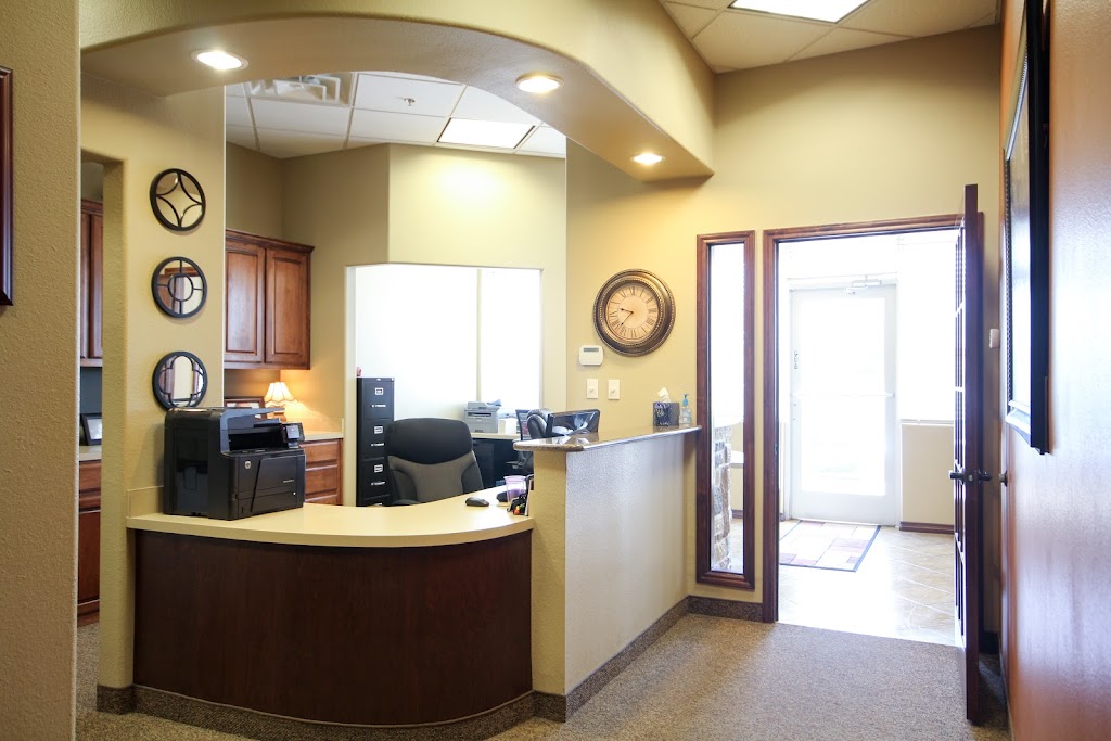 Distinguished Dental | 4901 Golden Triangle Boulevard #111, Fort Worth, TX 76244, USA | Phone: (817) 337-8300