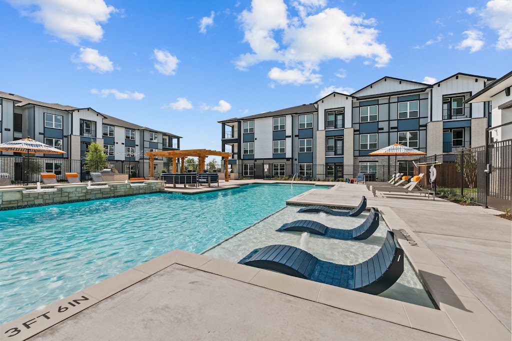 Summit at Walnut Creek Apartments | 1600 N Cummings Dr, Alvarado, TX 76009, USA | Phone: (817) 405-6033