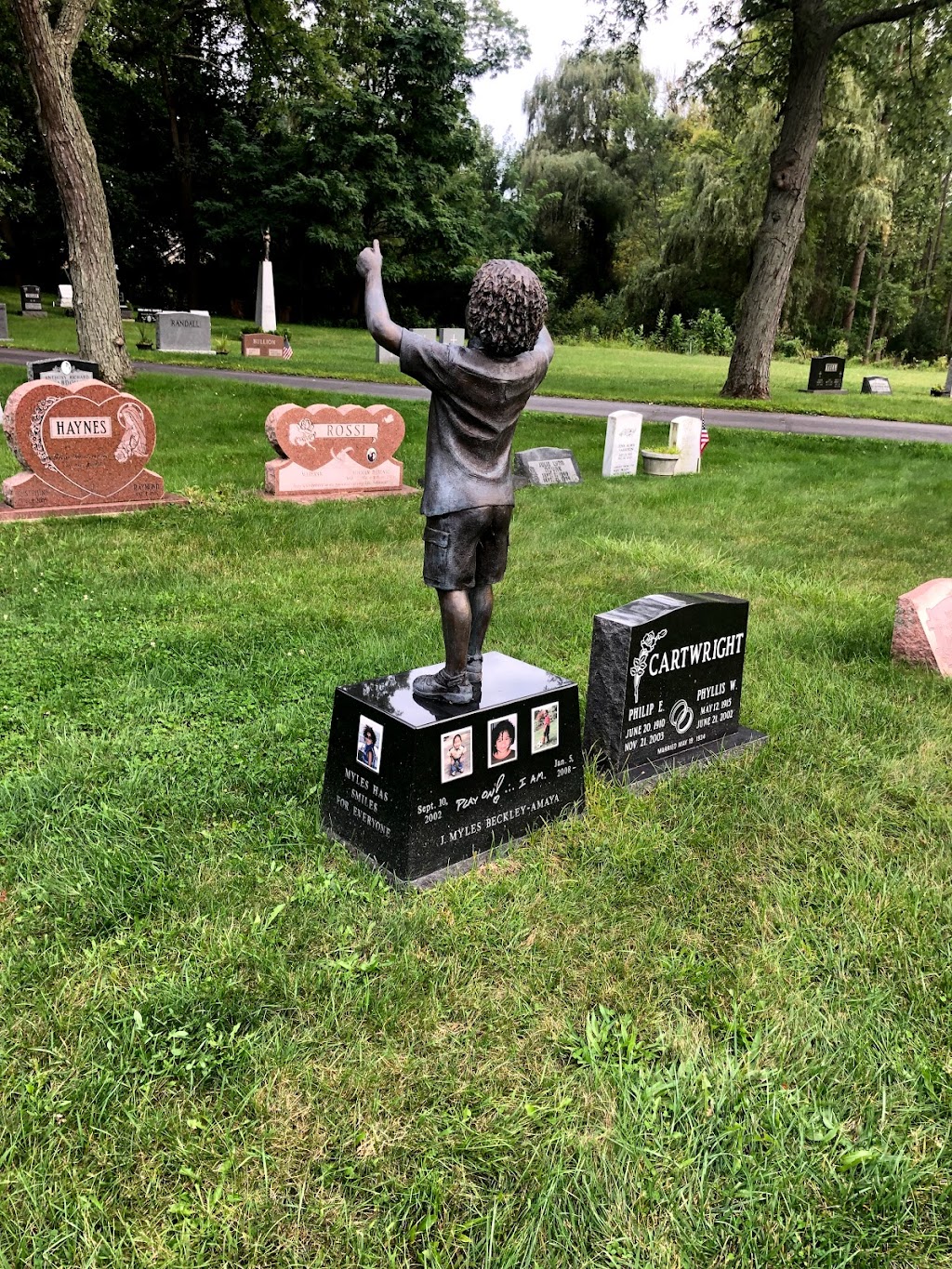 Pine Lake Cemetery | 4351 Middlebelt Rd, West Bloomfield Township, MI 48323, USA | Phone: (248) 496-9948