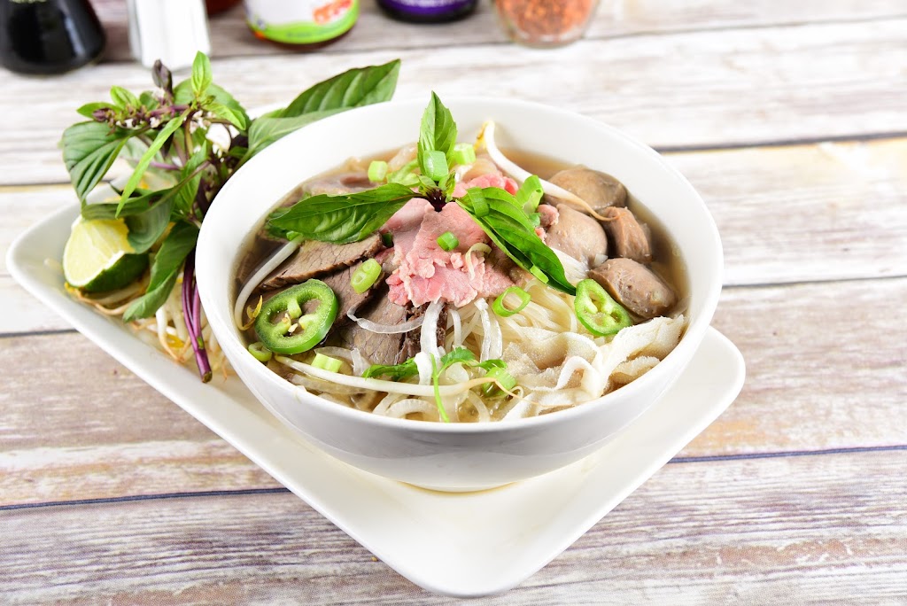 Pho VT | 1906 Hillhurst Ave, Los Angeles, CA 90027 | Phone: (323) 486-7767