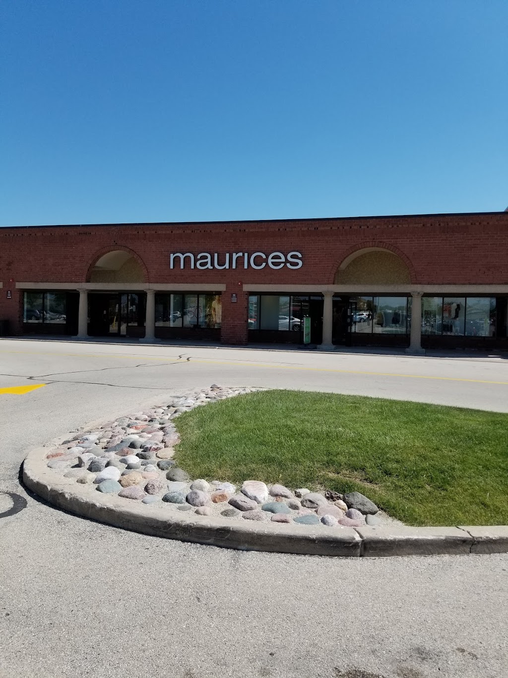 Maurices | 1001 75th St Suite 145, Woodridge, IL 60517, USA | Phone: (630) 910-4133