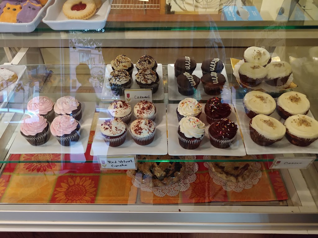 Country Desserts Bake Shop | 60 Lexington St, Newton, MA 02465, USA | Phone: (617) 928-1242