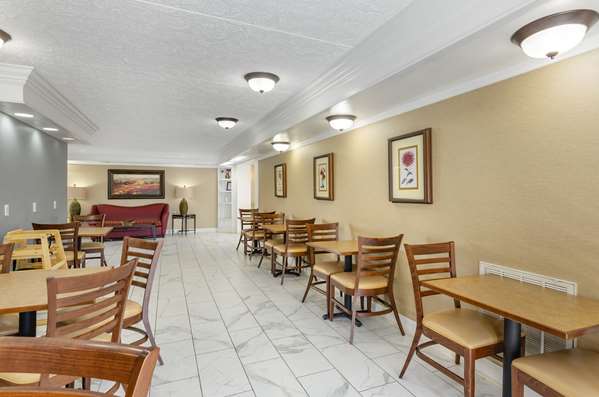 Quality Inn near Martinsville Speedway | 1895 Virginia Ave, Martinsville, VA 24112, USA | Phone: (276) 666-6835