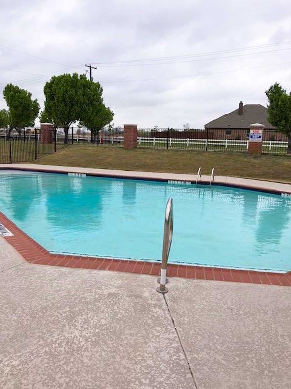 Bishop Gardens Apartments | 200 Hardeman Blvd, Justin, TX 76247 | Phone: (940) 242-0800