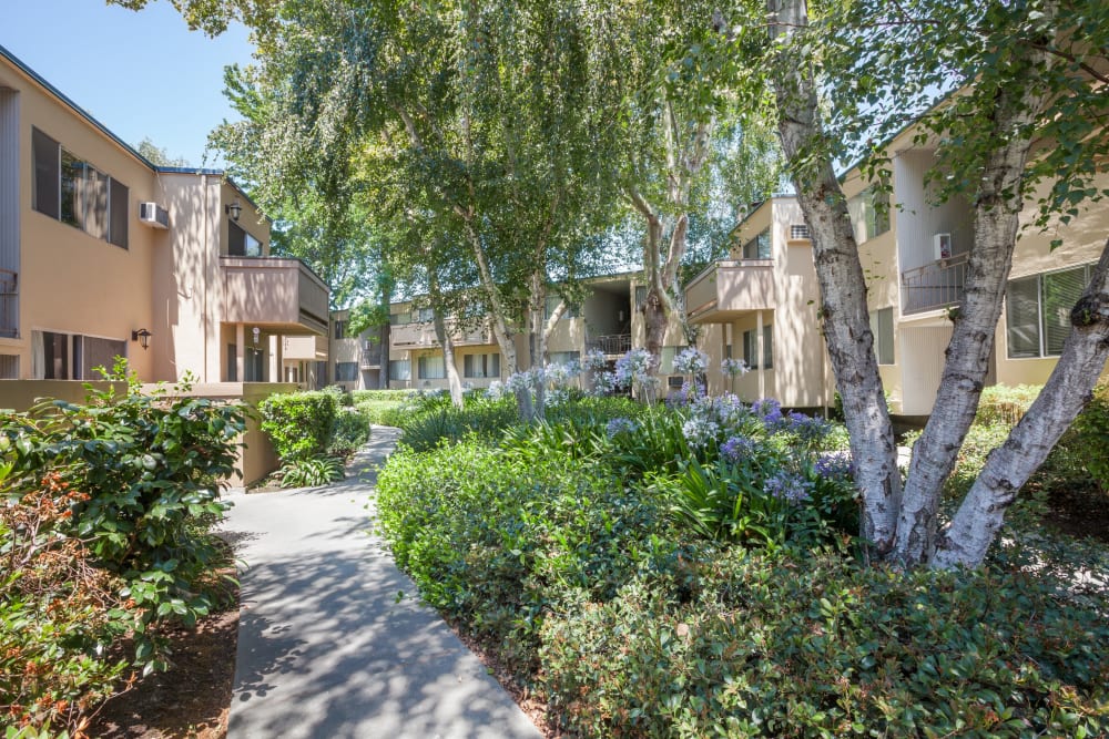 The Glens Apartments | 1514, 15-33 Alta Glen Dr, San Jose, CA 95125 | Phone: (833) 788-4873