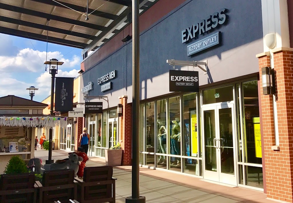 Express Factory Outlet | 18521 Outlet Blvd, Chesterfield, MO 63005, USA | Phone: (636) 778-0192