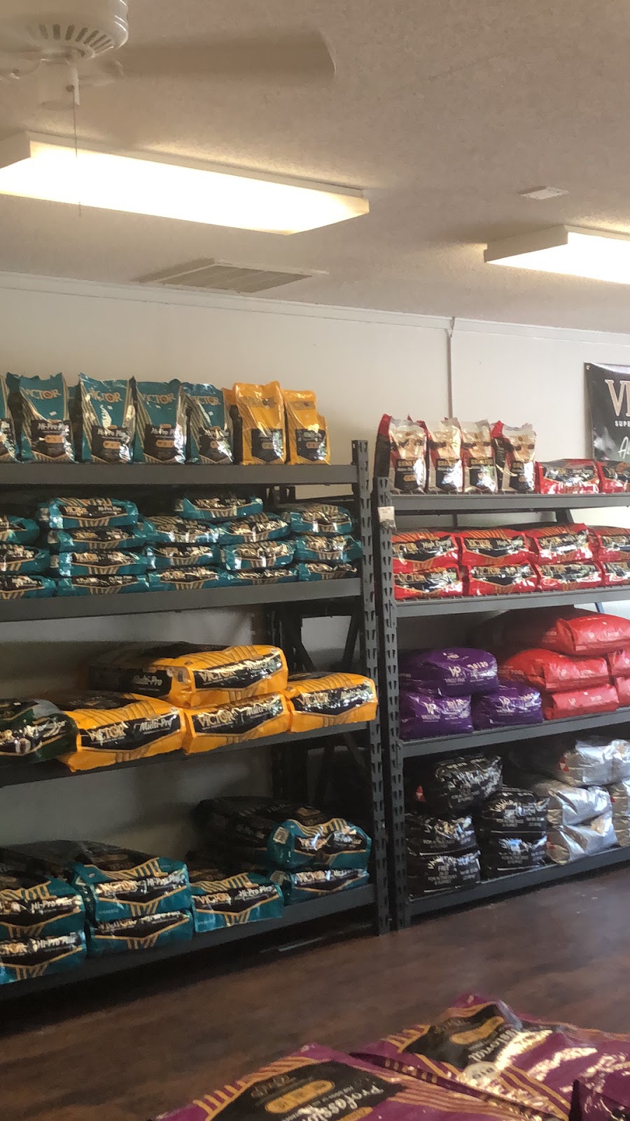 Supreme Pet Supply | 320 E King St, King, NC 27021, USA | Phone: (336) 983-5494