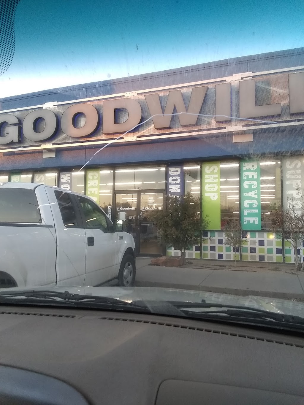 Goodwill | 5710 TX-327 Spur, Lubbock, TX 79424, USA | Phone: (806) 796-8610