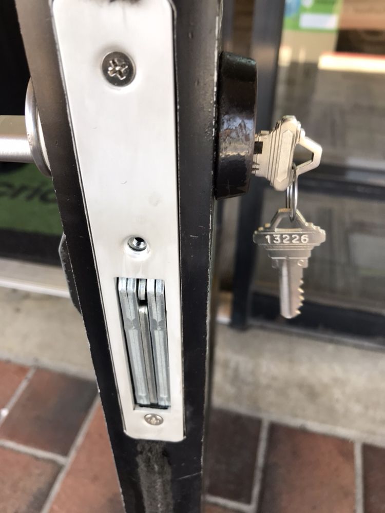 Upper West Side Locksmith | 920 Columbus Ave, New York, NY 10025, USA | Phone: (212) 470-2864