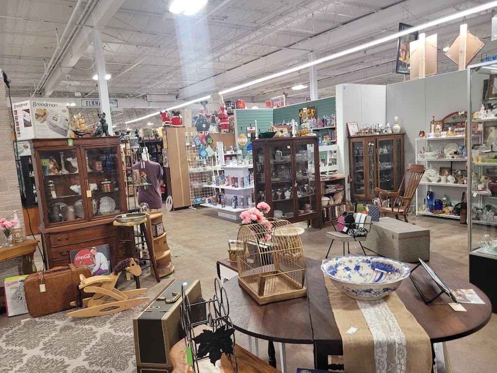 Americas Antique Mall - Highland | 8311 Indianapolis Blvd, Highland, IN 46322, USA | Phone: (219) 237-2386