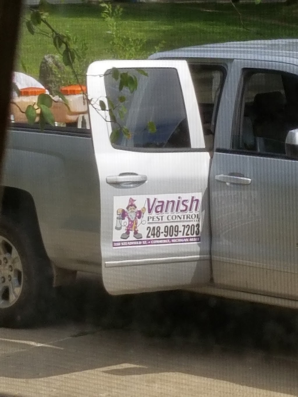 Vanish Pest Control | 228 Steadfield St, Commerce Charter Twp, MI 48382, USA | Phone: (248) 909-7203