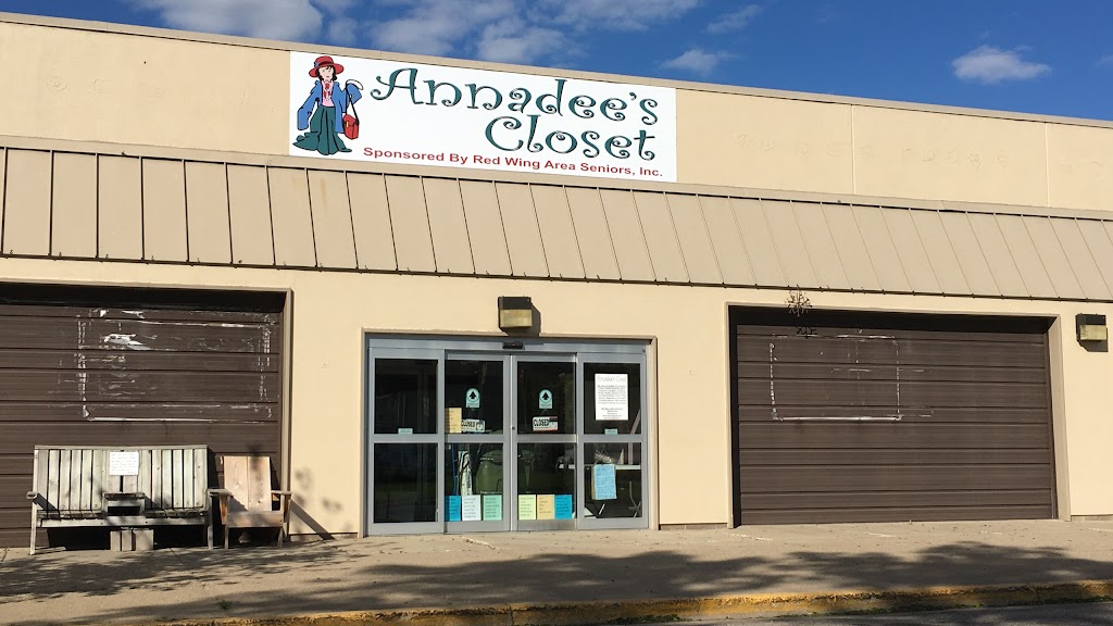 Annadees Closet | 321 Potter St, Red Wing, MN 55066, USA | Phone: (651) 388-7031