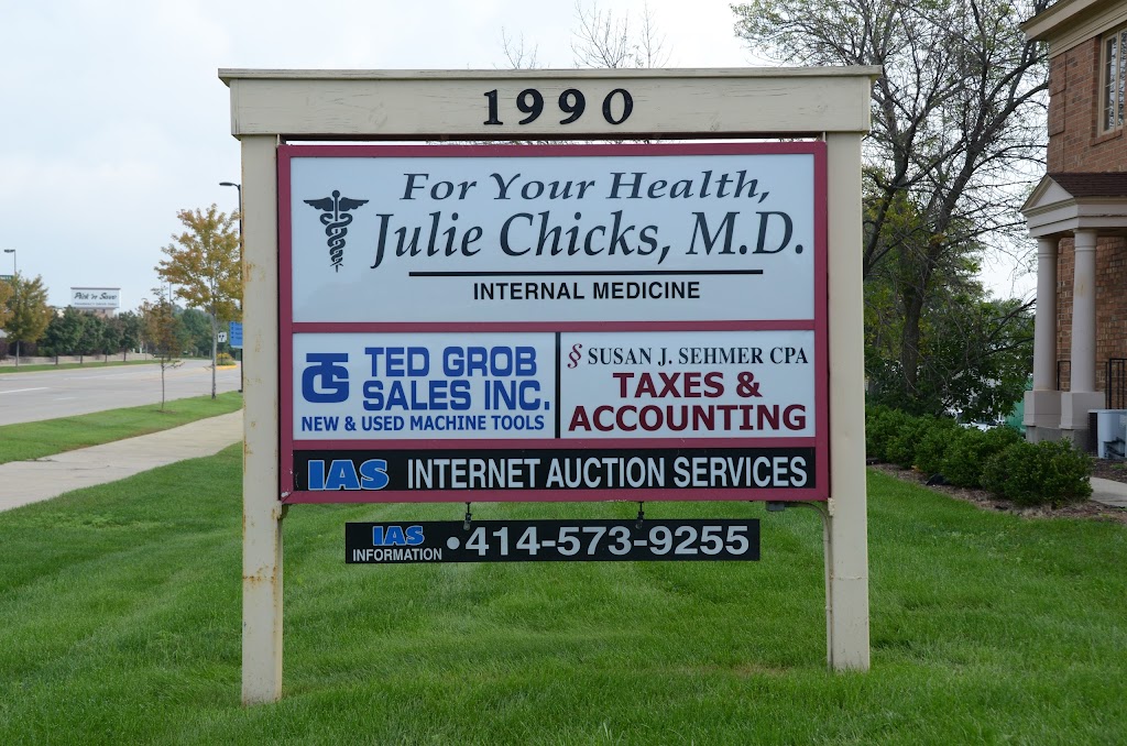 Julie Chicks, MD | 1990 Wisconsin Ave, Grafton, WI 53024, USA | Phone: (262) 377-2900