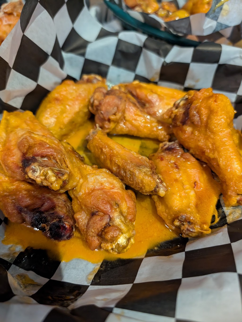 Puckers Sports Pub & Grille | 3199 Whitewood St NW, North Canton, OH 44720, USA | Phone: (330) 526-8013